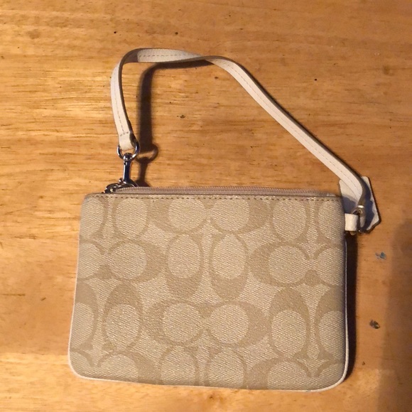 Coach wristlet - Picture 2 of 3